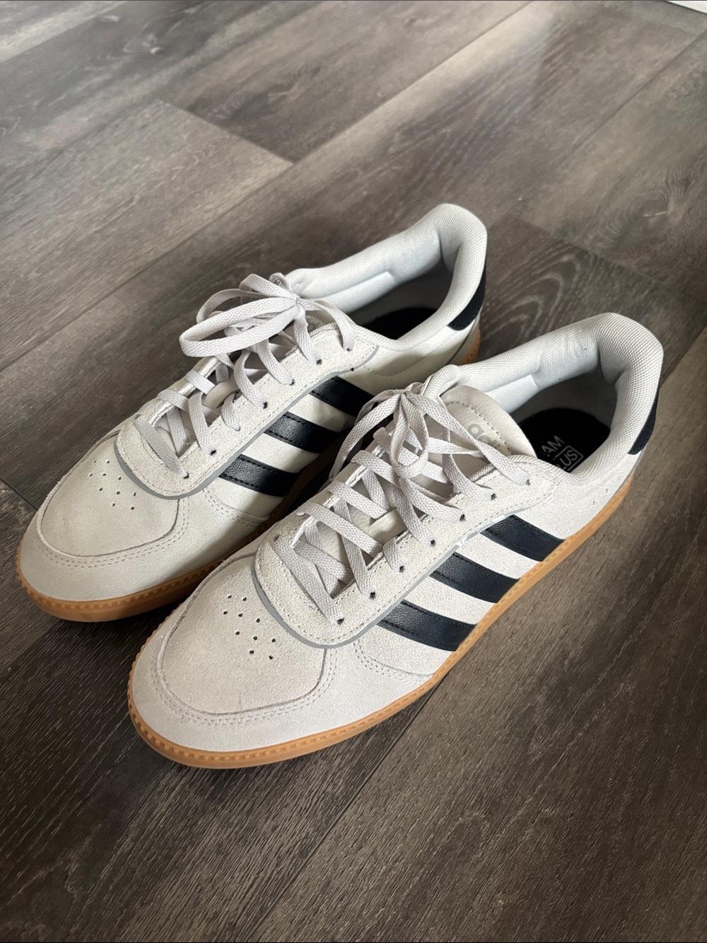 Classic Low-Top Women’s Adidas Sneakers
